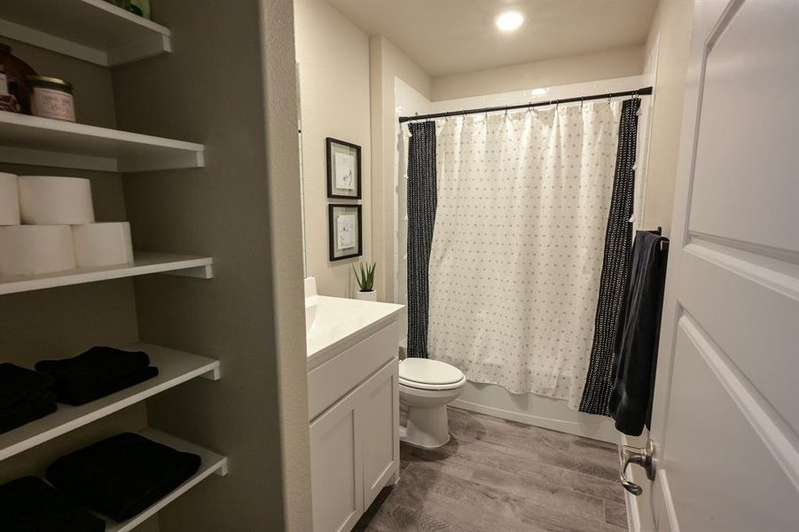 Full Bath with shelving