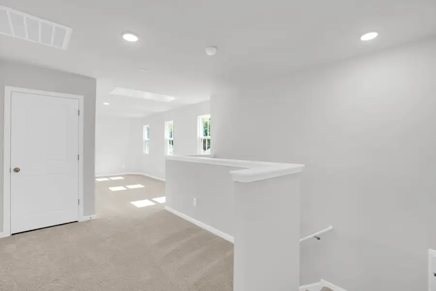 Spacious, unfurnished interior of a new home in Carriage Estates, Lexington (Image 35).