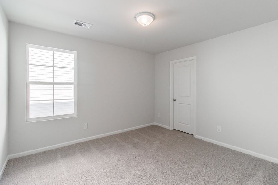 Spacious, unfurnished interior of a new home in Winston Point, Gilbert (Image 35).