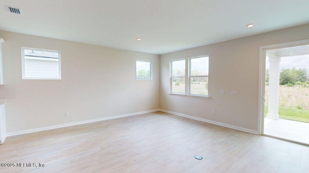 Spacious, unfurnished interior of a new home in Lakes at Bella Lago, Green Cove Springs (Image 15).