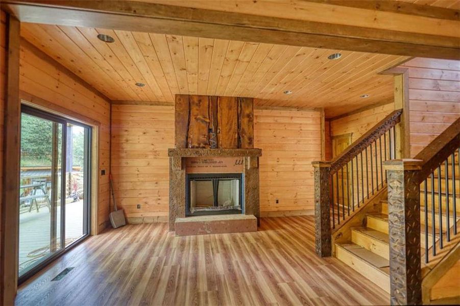 Image 71 of a home in .