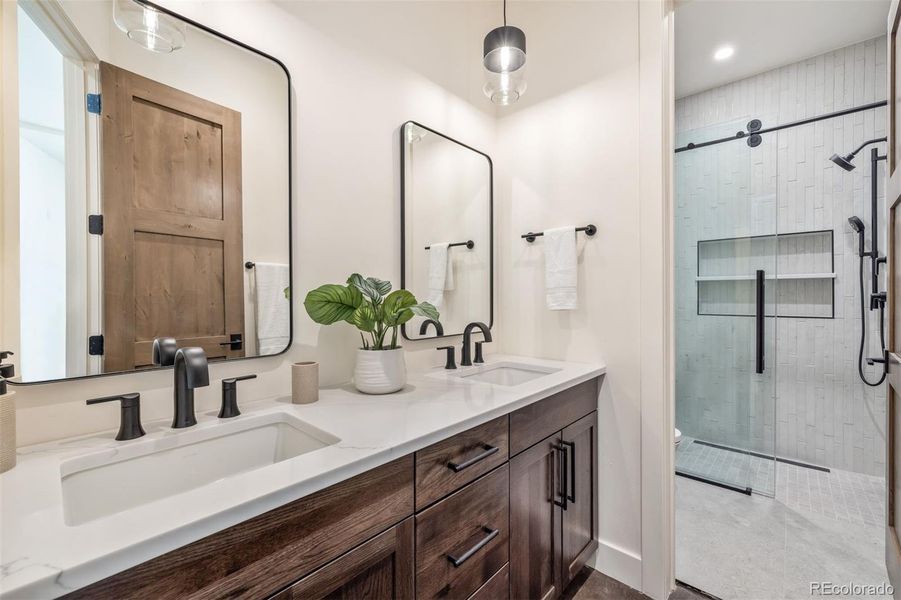 Furnished interior view inside a new home in , Silverthorne (Image 24).