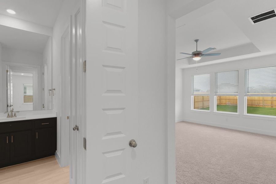 Spacious, unfurnished interior of a new home in Nolina, Georgetown (Image 13).
