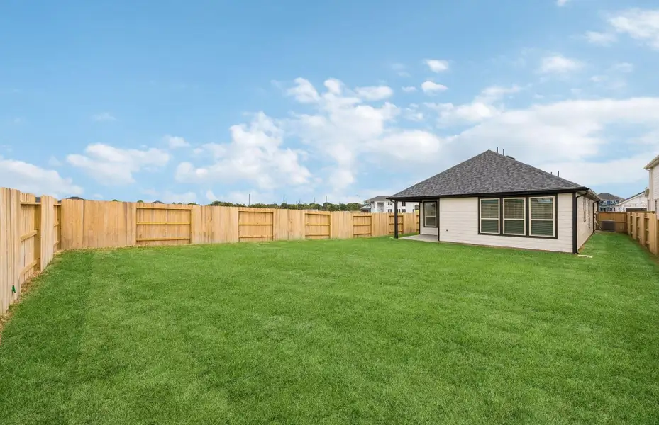 Exterior details and patio area of a home in Ryehill, Sugar Land (Image 4).