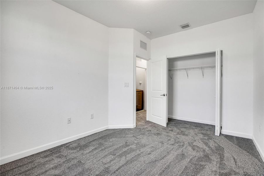 Spacious, unfurnished interior of a new home in , Miami (Image 6).