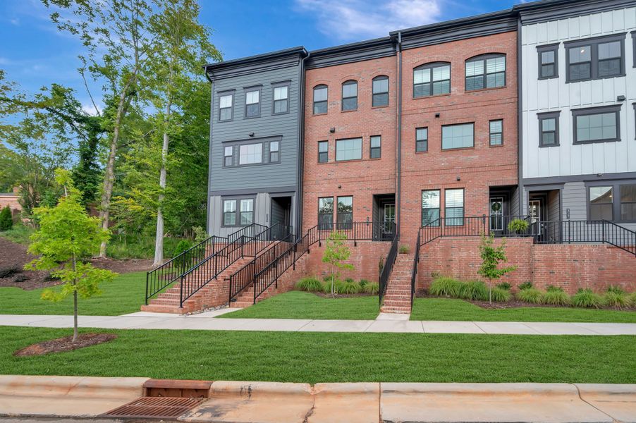 Condo located in Waxhaw, NC showcasing its design and architecture (Image 6).