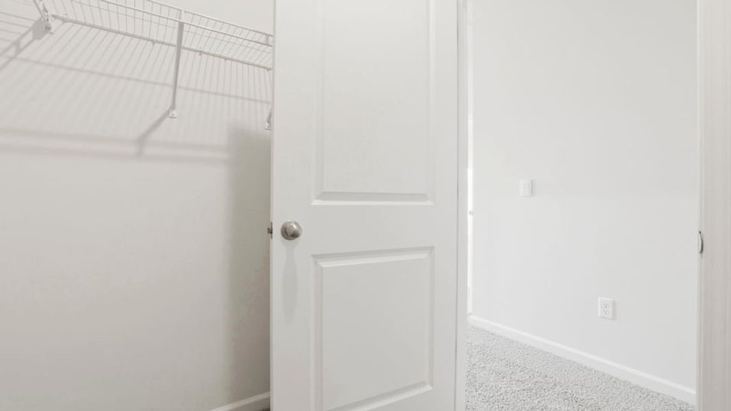 Spacious, unfurnished interior of a new home in Woodglen, Piedmont (Image 32).