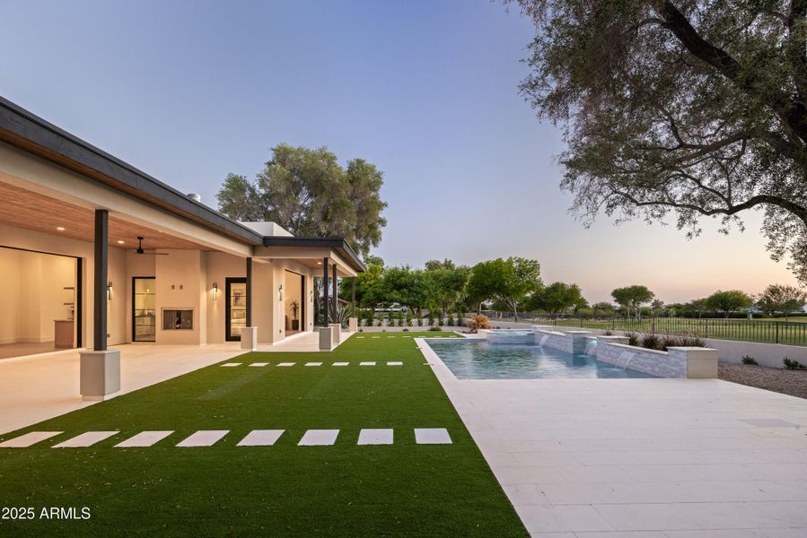 23002 N. Country Club Trail-45