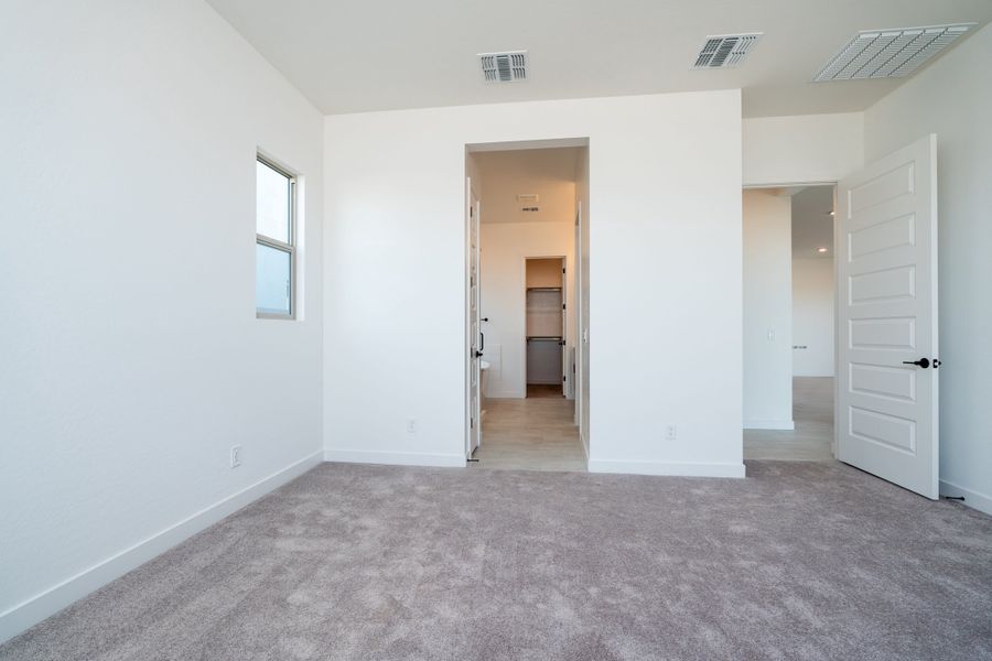 Spacious, unfurnished interior of a new home in Soleo, San Tan Valley (Image 12). Spacious, unfurnished interior of a new home in Soleo, San Tan Valley (Image 12).