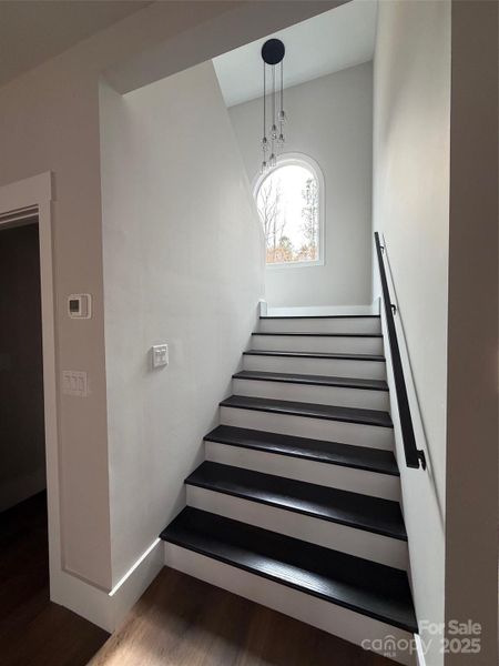 Spacious, unfurnished interior of a new home in , Lincolnton (Image 19).