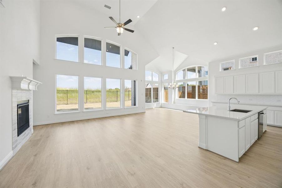Spacious, unfurnished interior of a new home in Breezy Hill, Rockwall (Image 11). Spacious, unfurnished interior of a new home in Breezy Hill, Rockwall (Image 11).