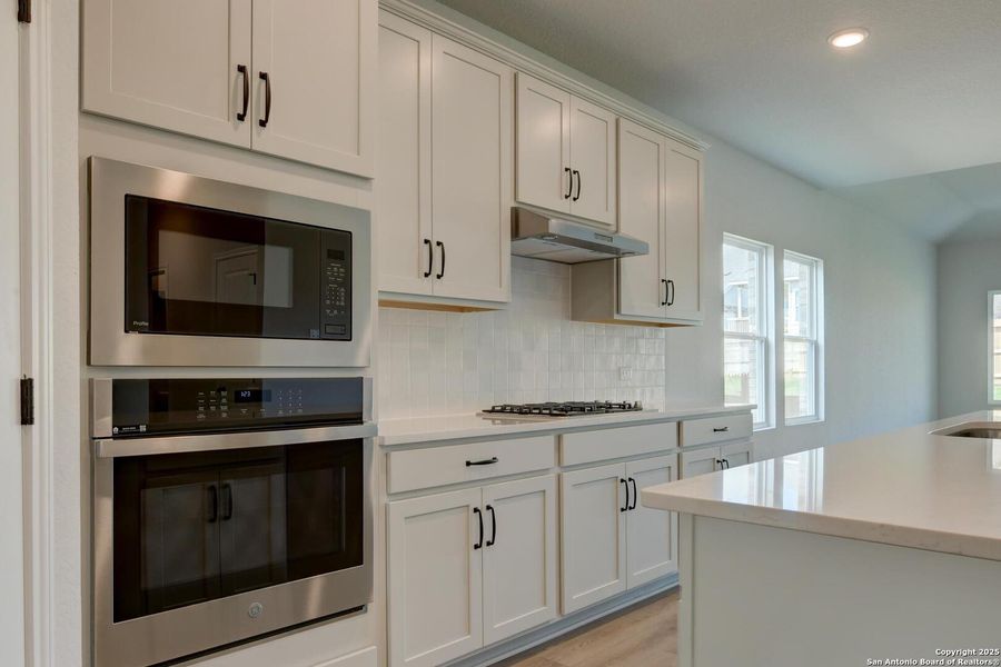 Furnished interior view inside a new home in Arcadia Ridge, San Antonio (Image 7). Furnished interior view inside a new home in Arcadia Ridge, San Antonio (Image 7).