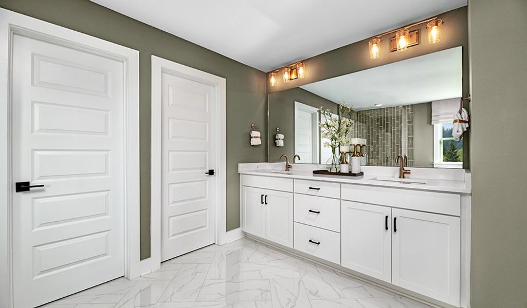 Hopewell-E724-SouthHaven bathroom