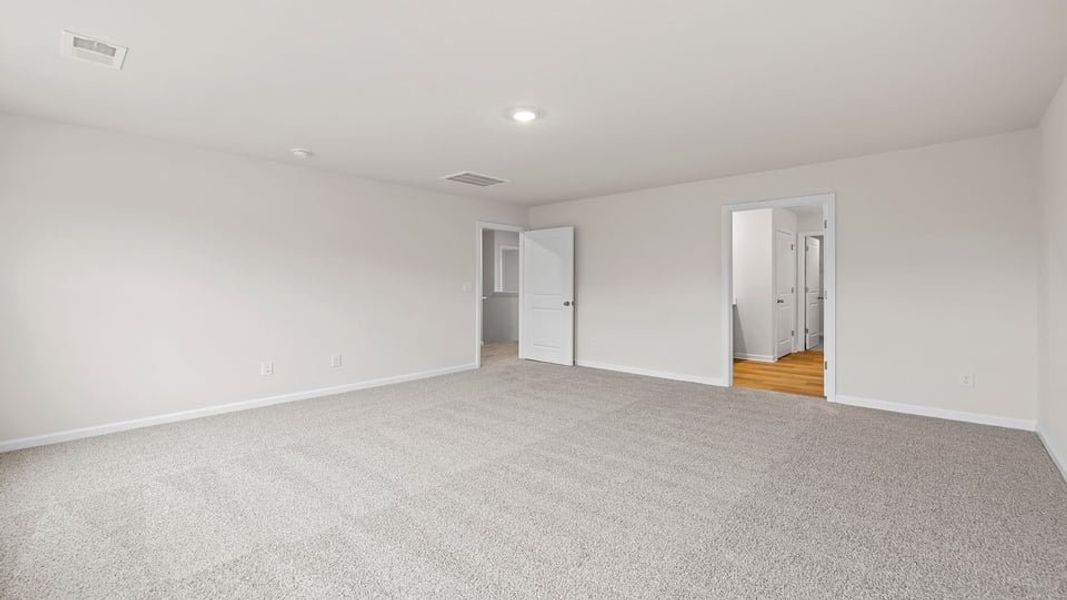 Spacious, unfurnished interior of a new home in Cedar Gap, Fountain Inn (Image 30).