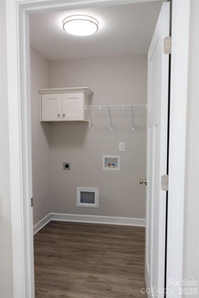 Spacious, unfurnished interior of a new home in , York (Image 13).