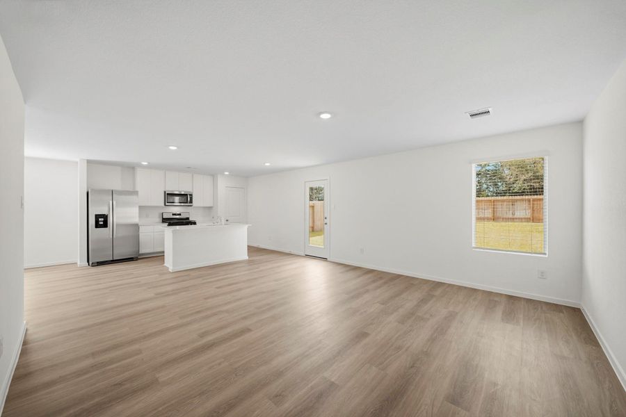 Spacious, unfurnished interior of a new home in , China (Image 31).