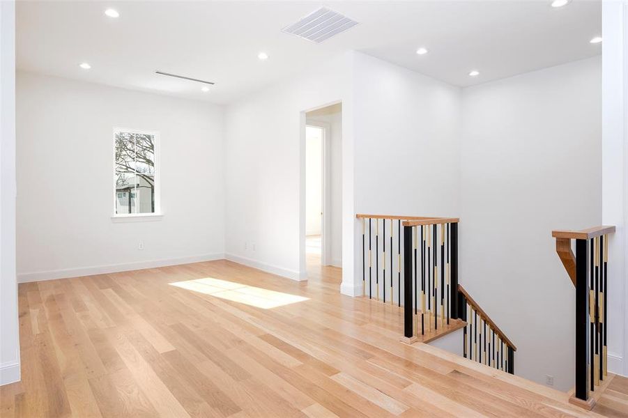 Spacious, unfurnished interior of a new home in , Dallas (Image 22).