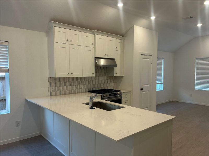 The large Bar has great counter space. The large Bar has great counter space.