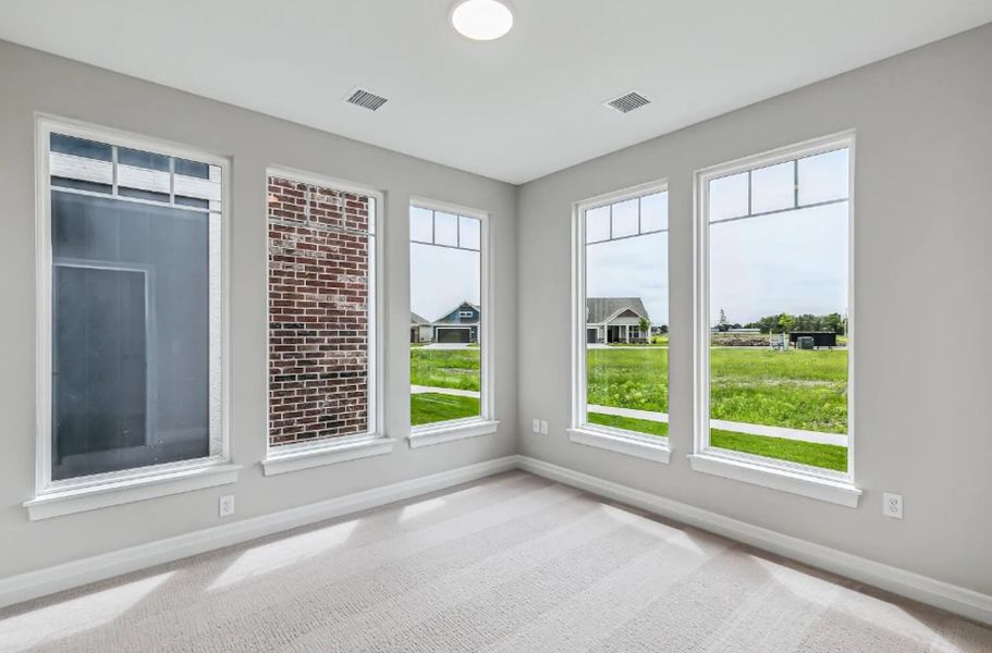 Spacious, unfurnished interior of a new home in The Courtyards at Cornerstone, Andover (Image 11).