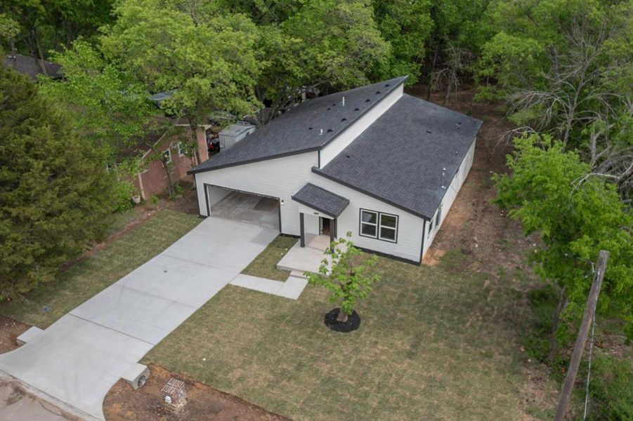 Front exterior of a new home in , Seagoville, TX, highlighting curb appeal (Image 28).
