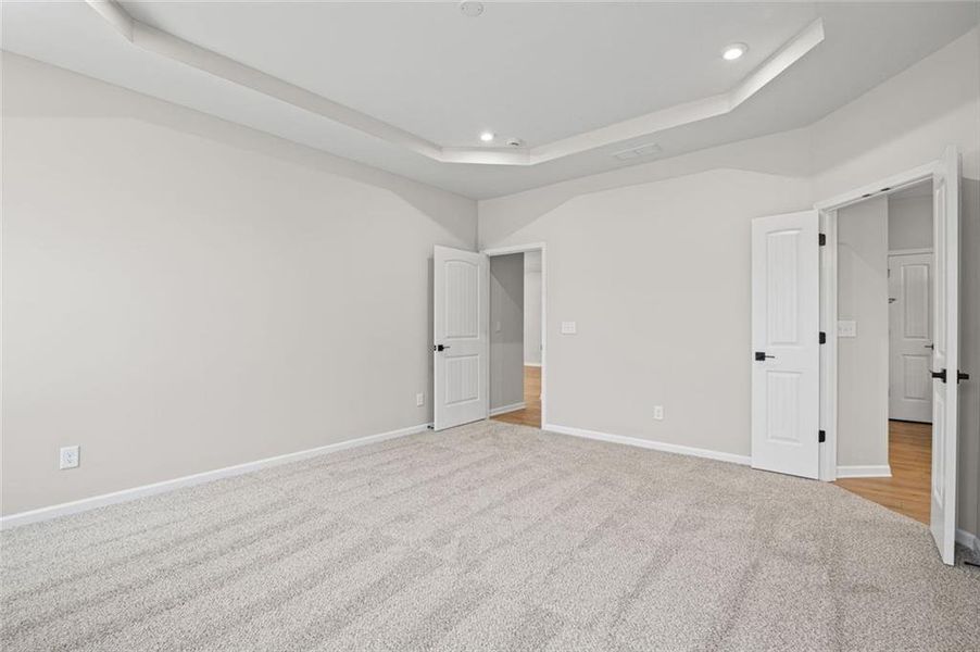 Spacious, unfurnished interior of a new home in Laurel Farms, Dallas (Image 37). Spacious, unfurnished interior of a new home in Laurel Farms, Dallas (Image 37).