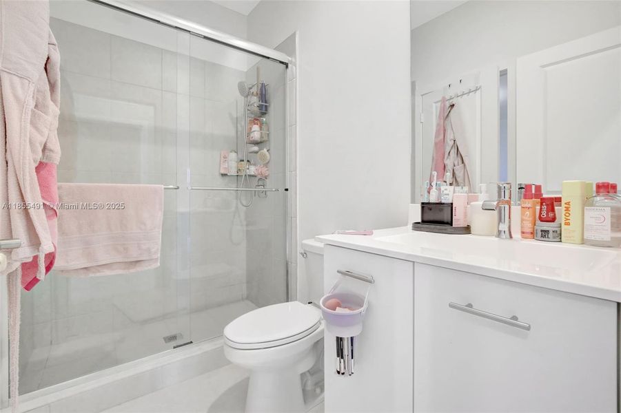 Furnished interior view inside a new home in , Miramar (Image 50).