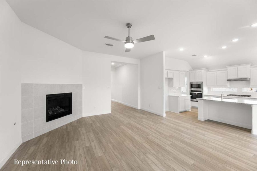 Representative unfurnished interior of a home built from the Carrollton by Pacesetter Homes in Creekview Meadows, Pilot Point (Image 17). Representative unfurnished interior of a home built from the Carrollton by Pacesetter Homes in Creekview Meadows, Pilot Point (Image 17).
