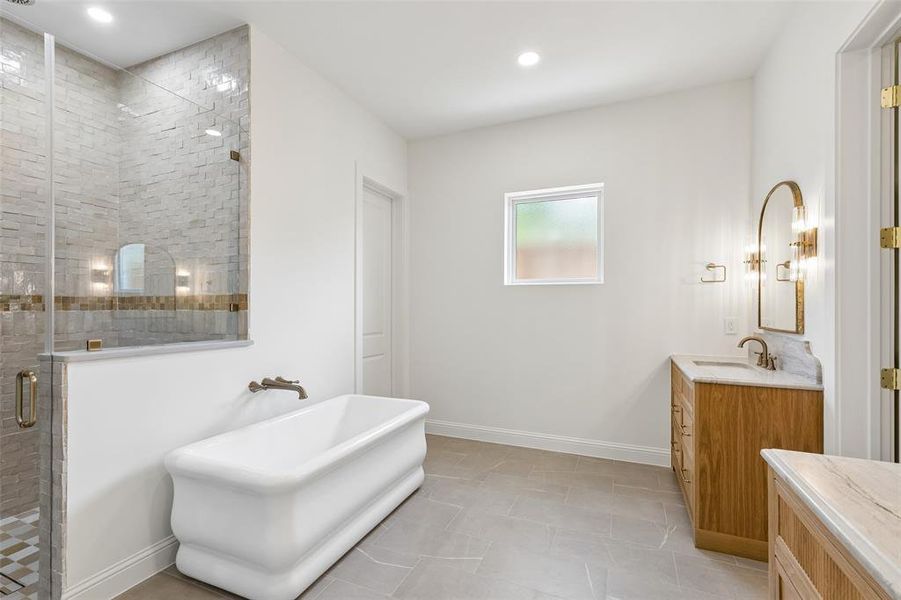 Furnished interior view inside a new home in , Dallas (Image 25).