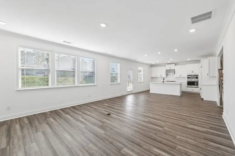 Spacious, unfurnished interior of a new home in Auburn Glen, Dacula (Image 19).
