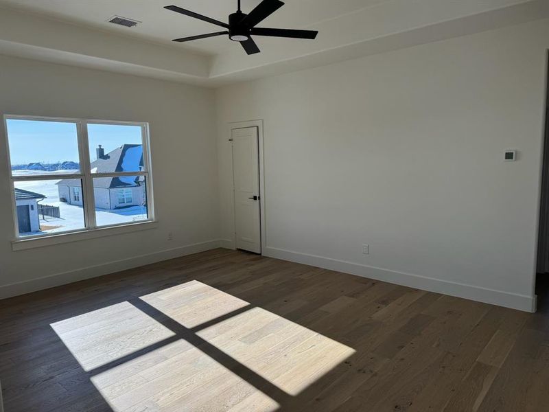 Spacious, unfurnished interior of a new home in , Gunter (Image 15).