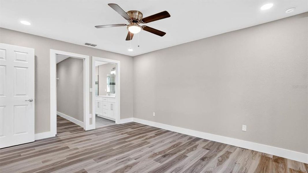 Spacious, unfurnished interior of a new home in , Citrus Springs (Image 22).