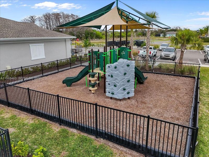 Community amenities in , Lehigh Acres (Image 39).