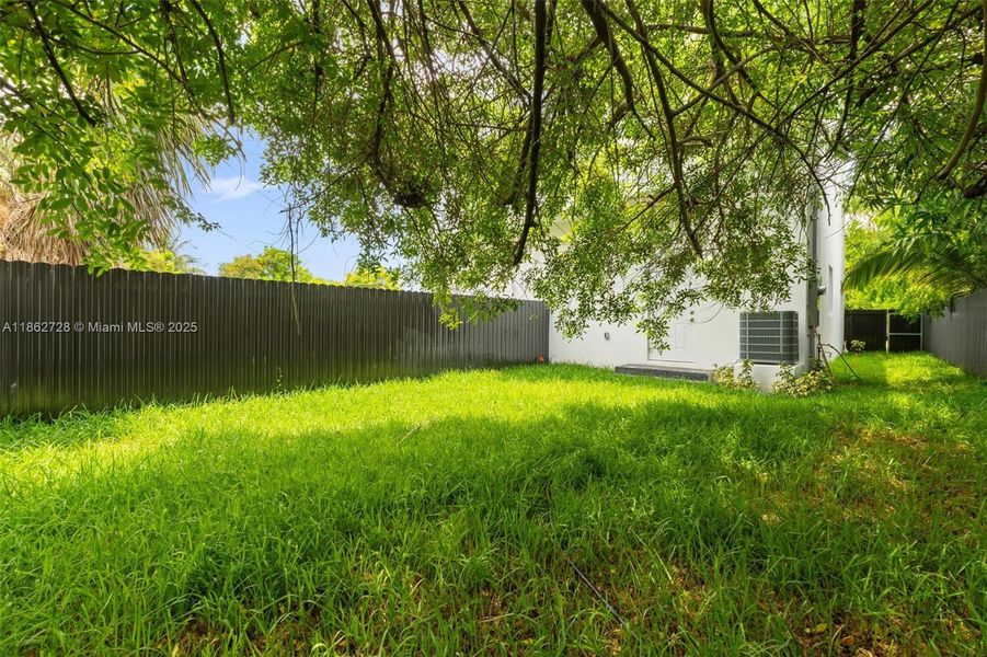 Front exterior of a new home in , Pompano Beach, FL, highlighting curb appeal (Image 17).