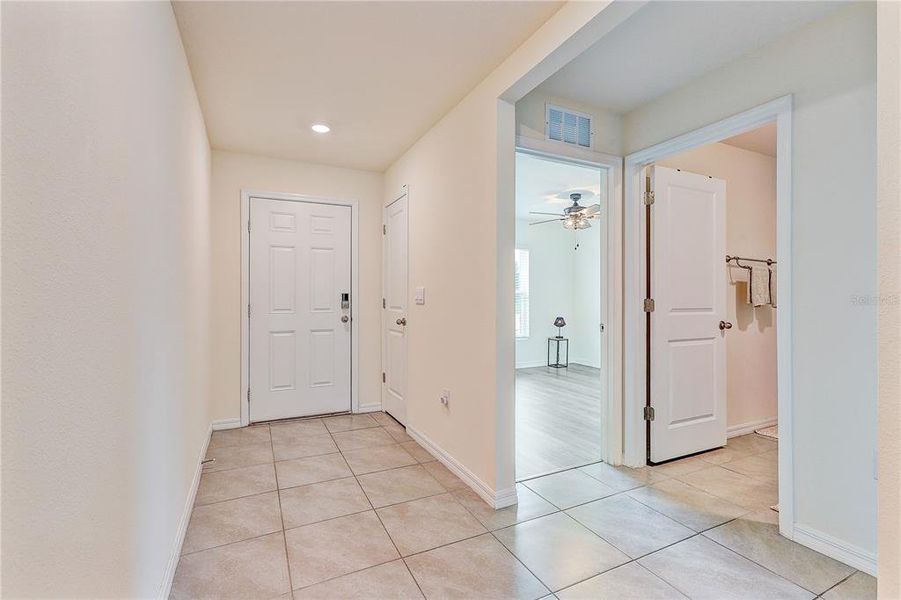 Spacious, unfurnished interior of a new home in , Spring Hill (Image 40).