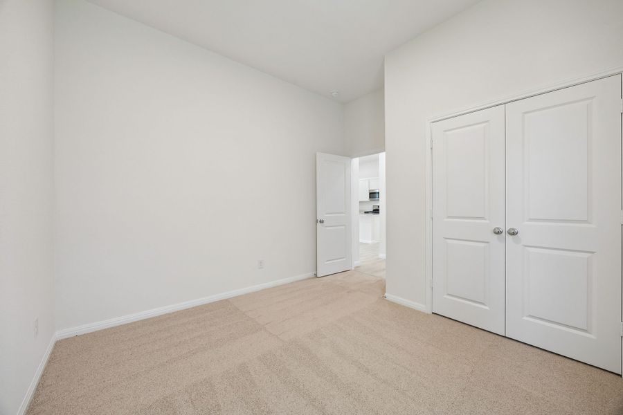 Spacious, unfurnished interior of a new home in Riviera Pines, Huffman (Image 25).