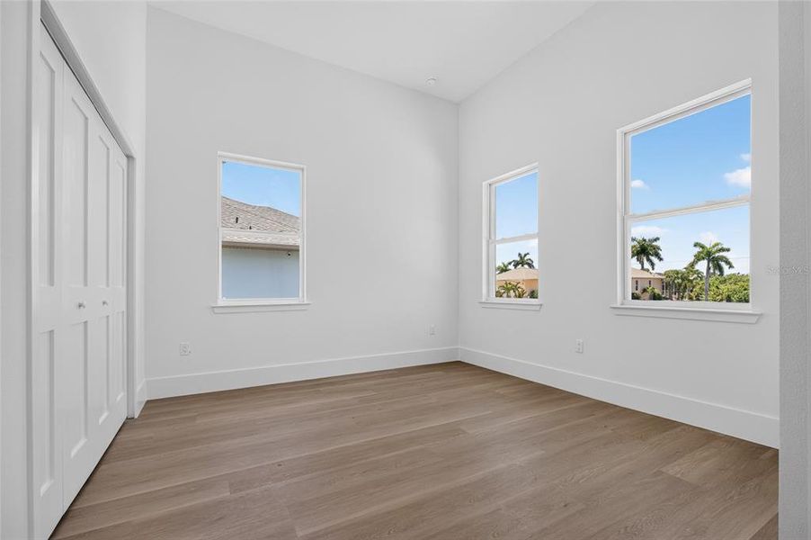 Spacious, unfurnished interior of a new home in , Port Charlotte (Image 24).
