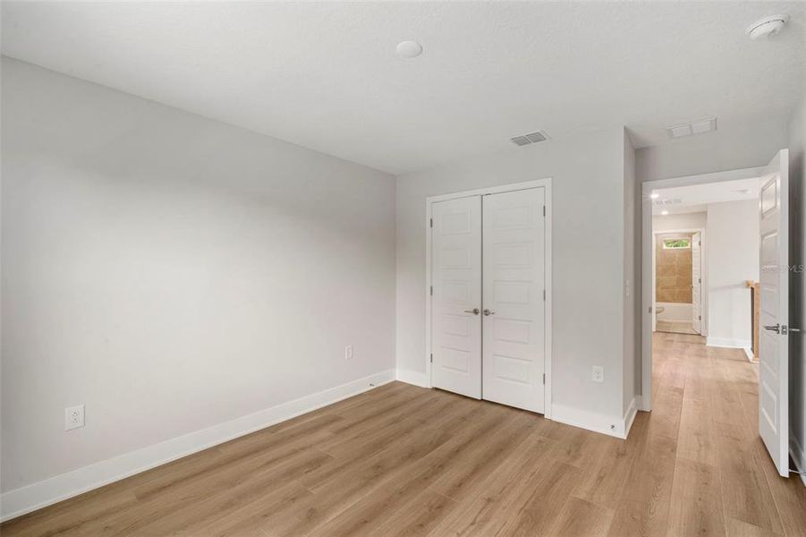 Spacious, unfurnished interior of a new home in , St. Petersburg (Image 14).