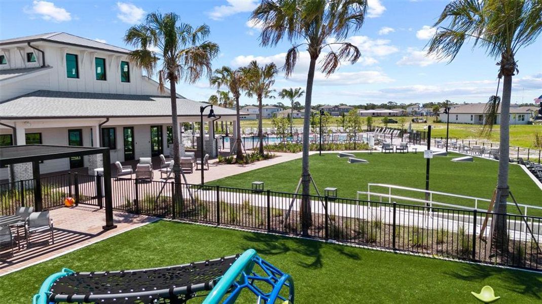 Community amenities in Magnolia Bay, Nokomis (Image 4).
