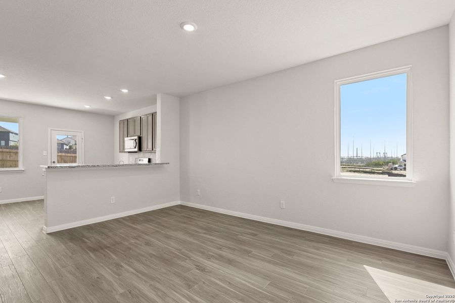 Spacious, unfurnished interior of a new home in Hunters Ranch, San Antonio (Image 27). Spacious, unfurnished interior of a new home in Hunters Ranch, San Antonio (Image 27).