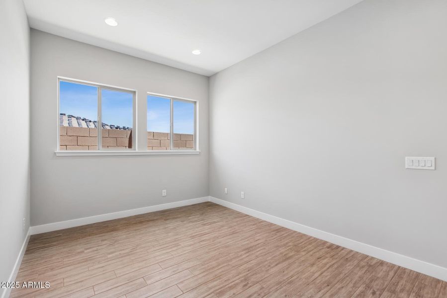 L53-HDR012 L53-HDR012