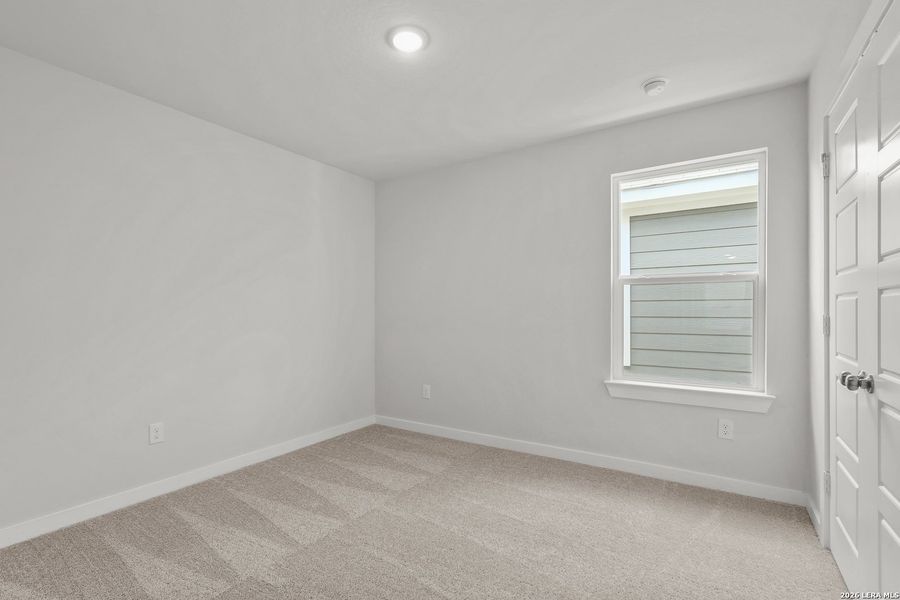 Spacious, unfurnished interior of a new home in Senna, Leon Valley (Image 32).