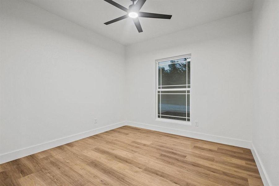 Spacious, unfurnished interior of a new home in , Bonham (Image 19).