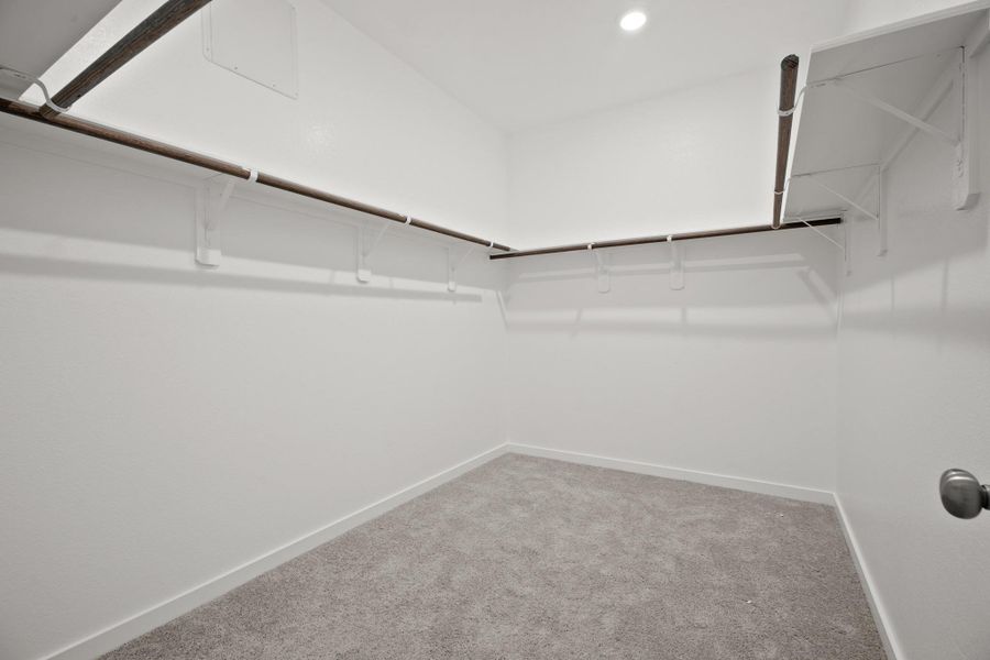 Spacious, unfurnished interior of a new home in Pearlbrook, Texas City (Image 15).