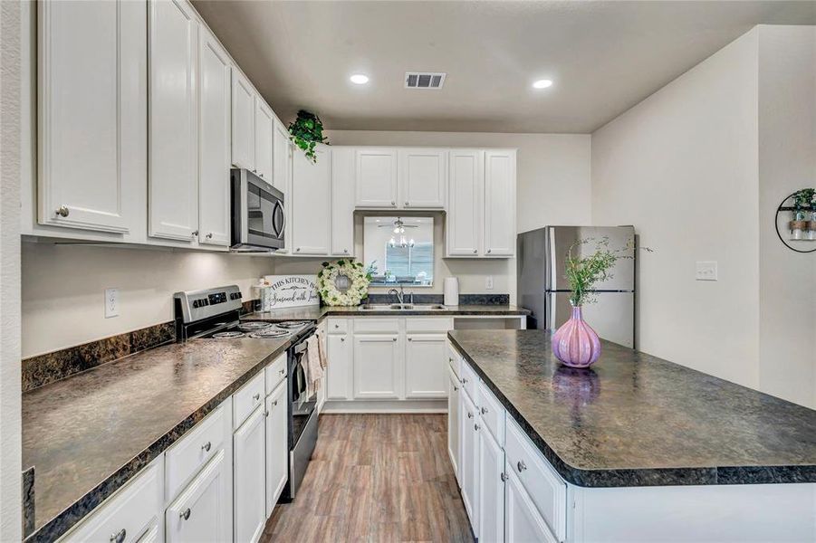 Furnished interior view inside a new home in , Fort Worth (Image 15).