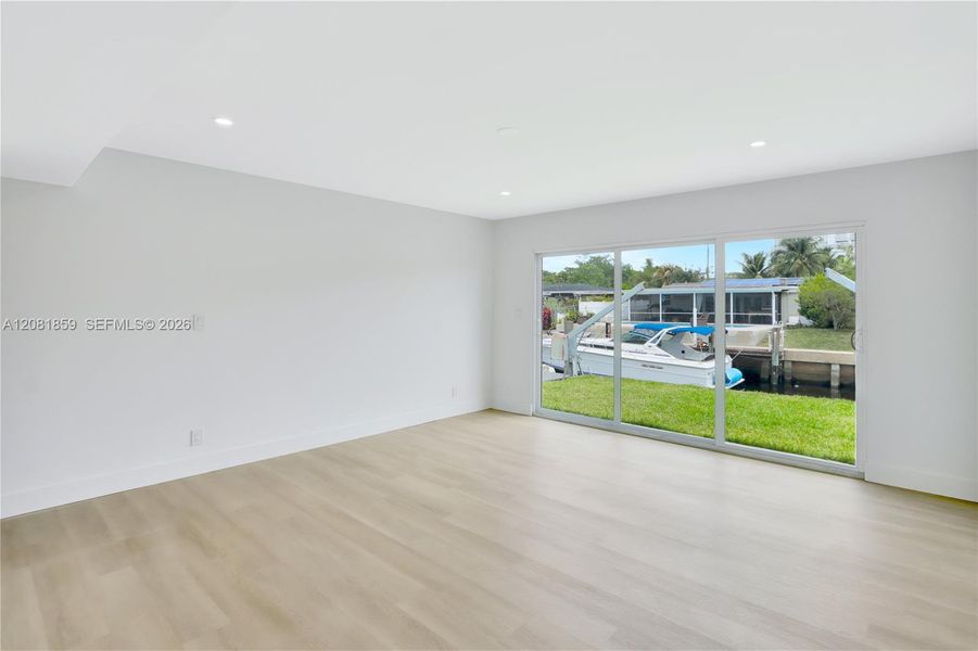 Spacious, unfurnished interior of a new home in , Fort Lauderdale (Image 49).