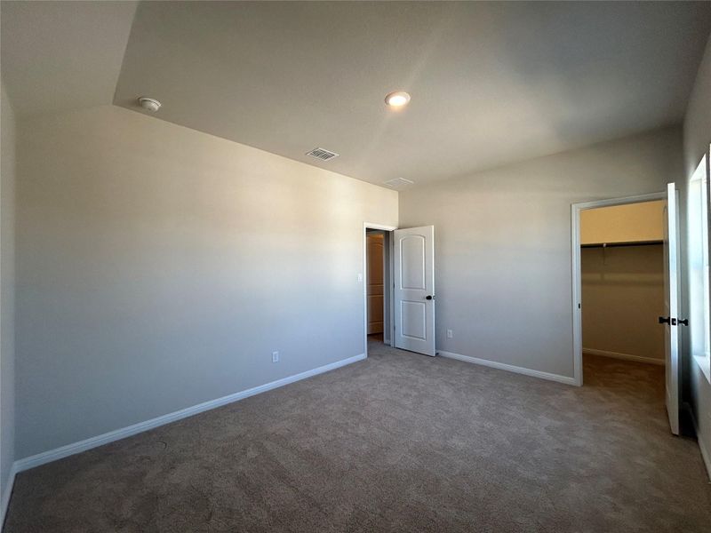 Spacious, unfurnished interior of a new home in Willow Springs, Buda (Image 33). Spacious, unfurnished interior of a new home in Willow Springs, Buda (Image 33).