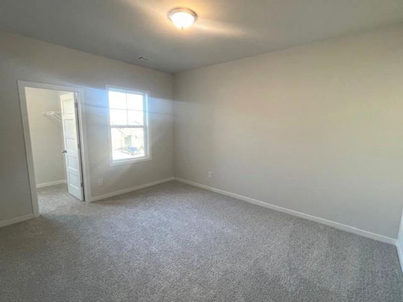 Spacious, unfurnished interior of a new home in Ponderosa Farms Estates, Gainesville (Image 14).