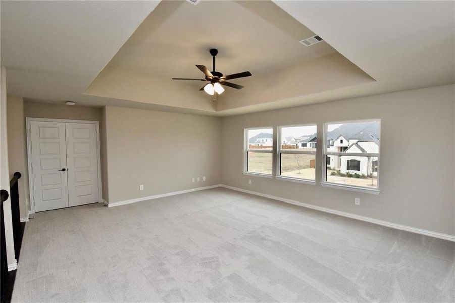 Spacious, unfurnished interior of a new home in , Prosper (Image 32).