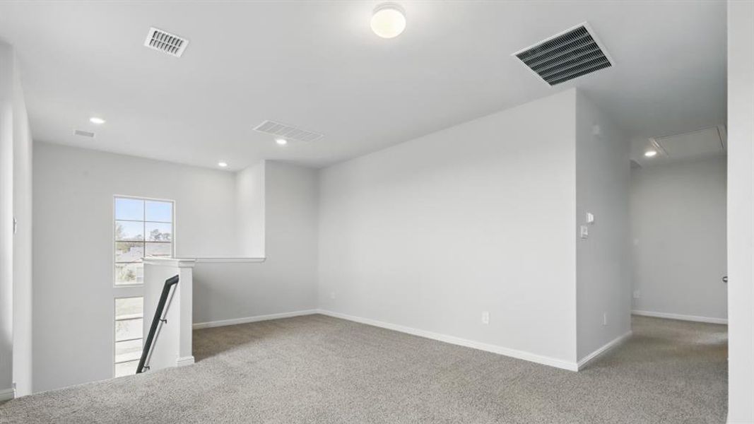 Spacious, unfurnished interior of a new home in Vista Point, Grandview (Image 31).