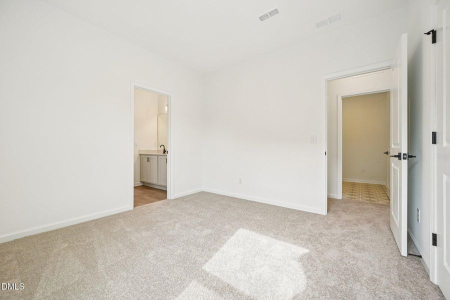 28-web-or-mls-Darius Ln-S0402-028